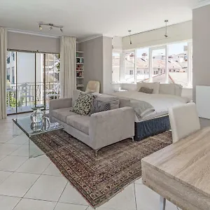 Cosy And Classy Sea Point Kapstadt